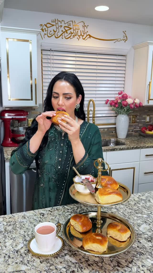 Instagram post by @arzoo.usmanofficial for Sendwave. Caption reads: If you’ve used Sendwave before, there’s now an....