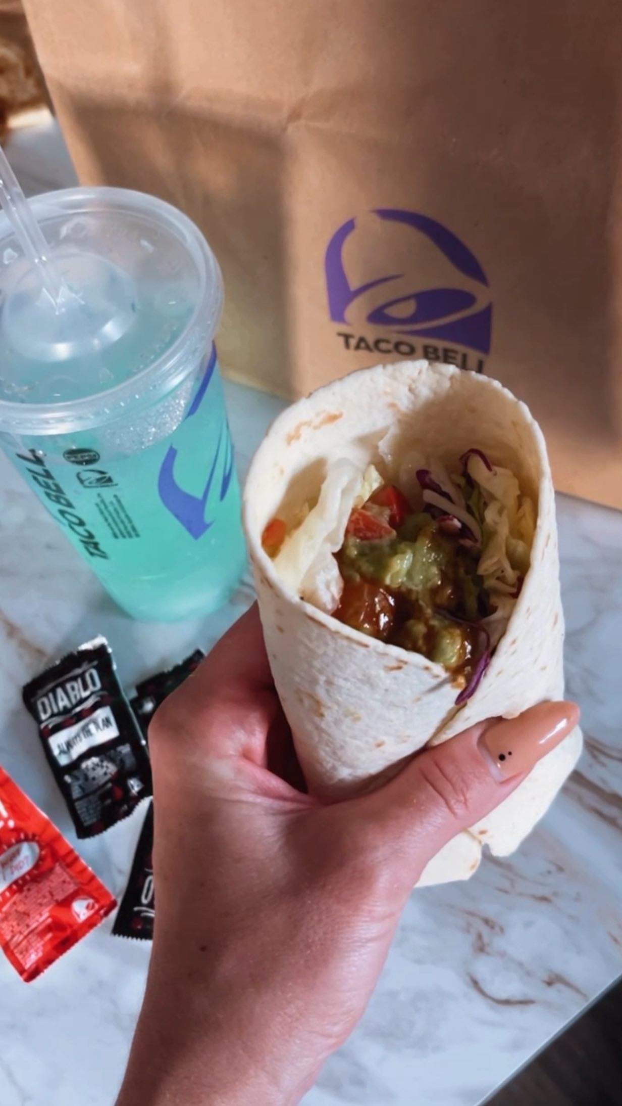 Instagram post by @conteketo for Taco Bell. Caption reads: ✨ KETO @TACOBELL ORDER✨details....