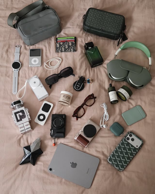 Instagram post by @efekanerg for Warby Parker. Caption reads: essentials #essentials #pinterestaesthetic....