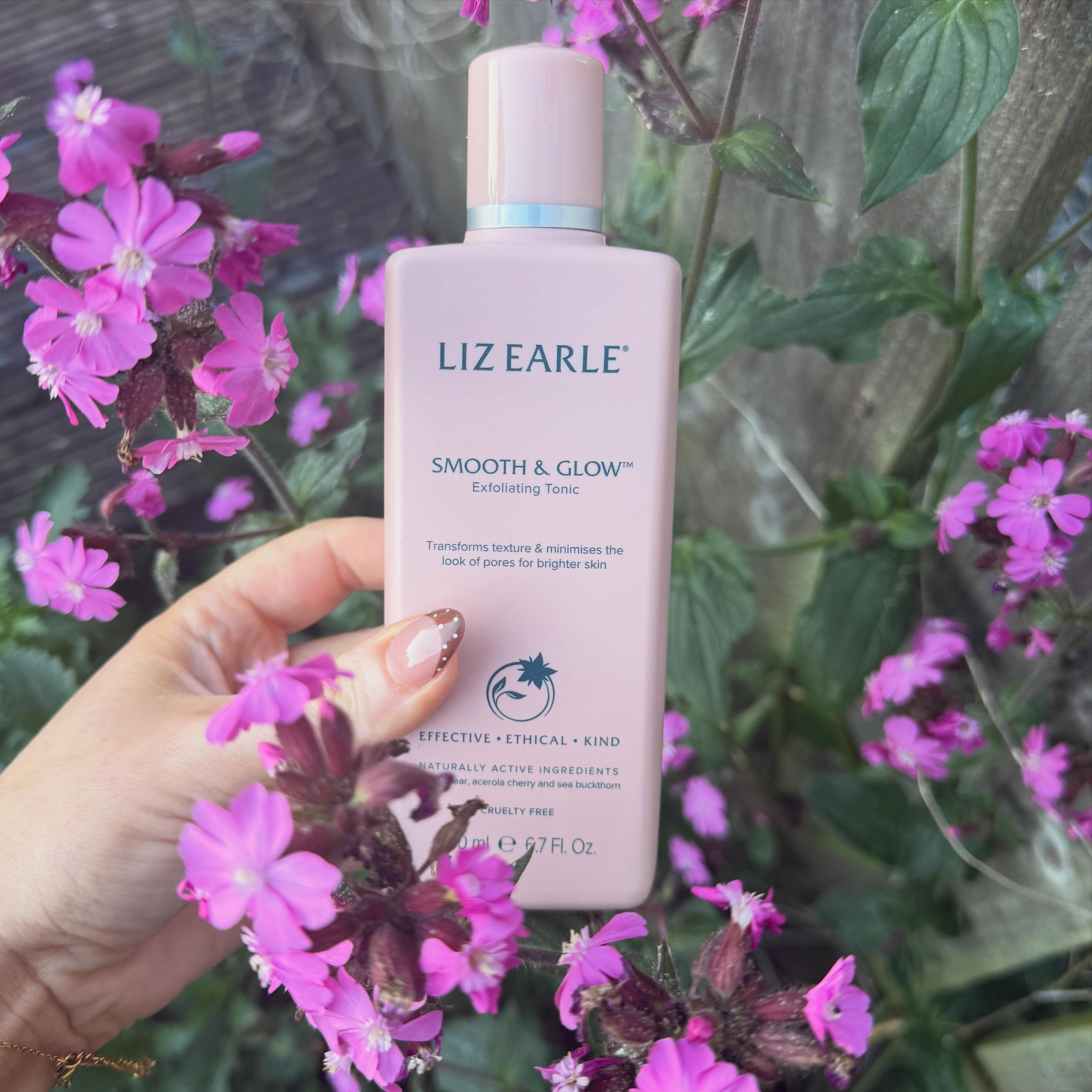 Instagram post by @wing.it.with.meg for Liz Earle Beauty Co.. Caption reads: @lizearlebeautyco #AD #CleansingCollective [...].