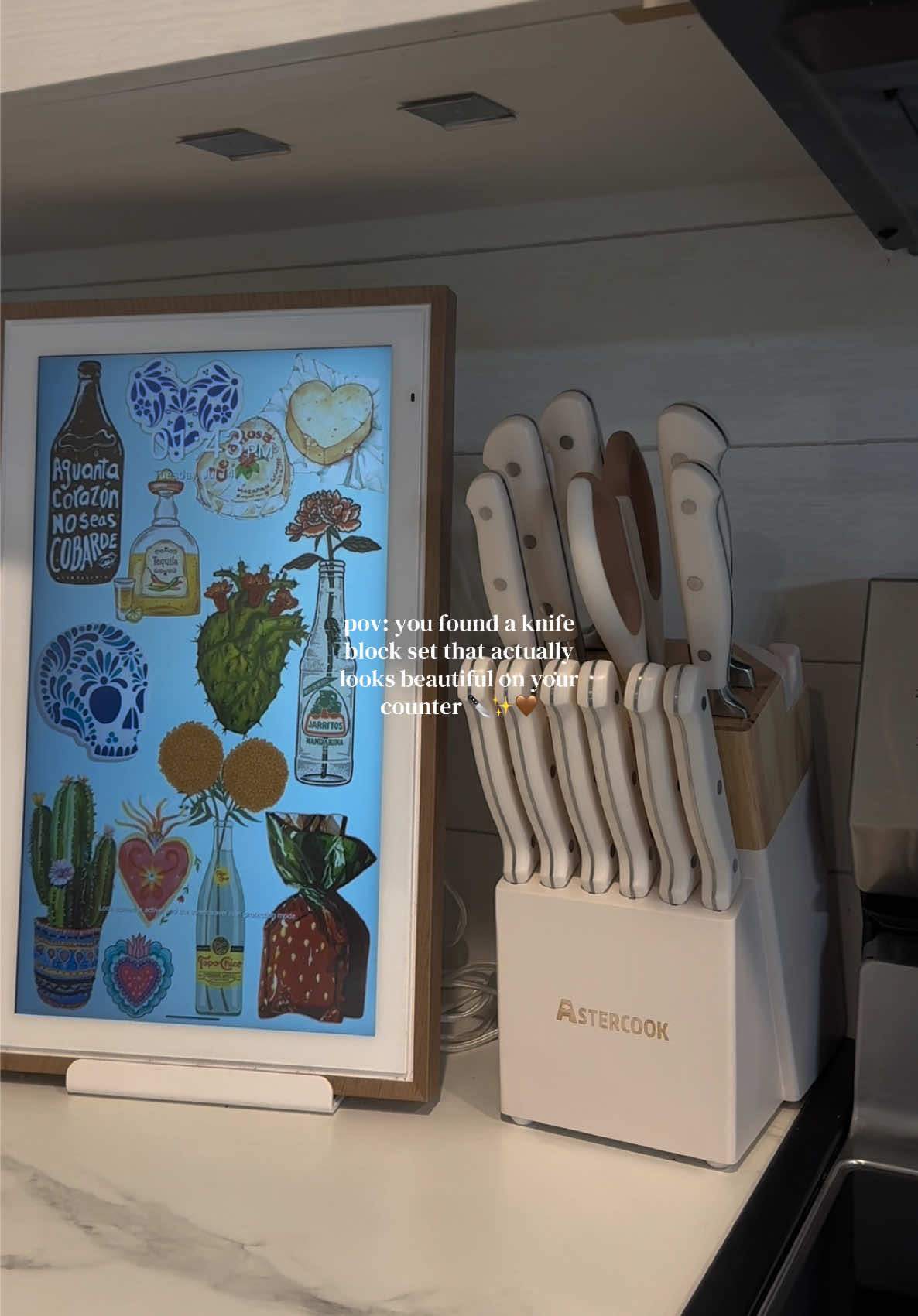 TikTok post by @adrigmz_ for Astercook. Caption reads: [...] im in love with my new knife set from....