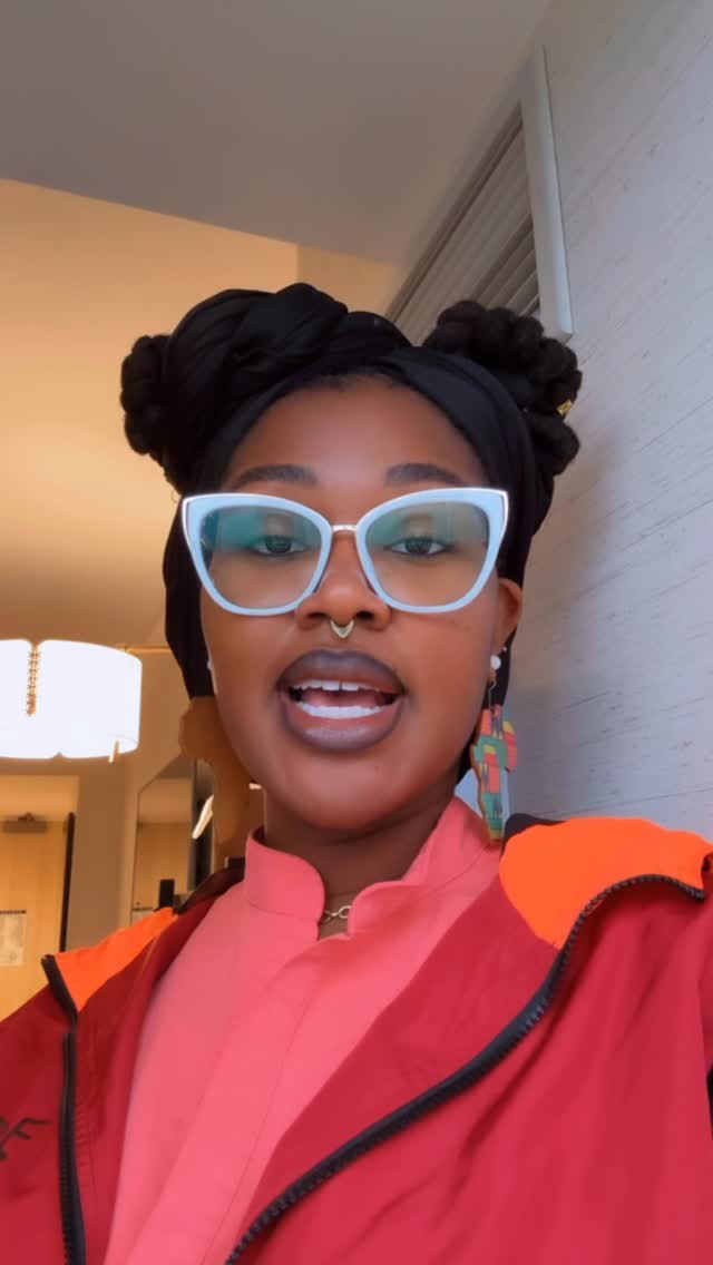 Instagram post by @thesoulofmy_pen for Zeelool. Caption reads: I’m just the editor…but make sure y’all watch that....