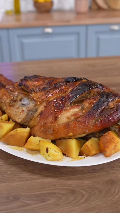 Instagram post by @dimitrismichailidis for Lidl Hellas. Caption reads: English 🇬🇧👇 Εύκολο και ζουμερό χοιρινό λεμονάτο....