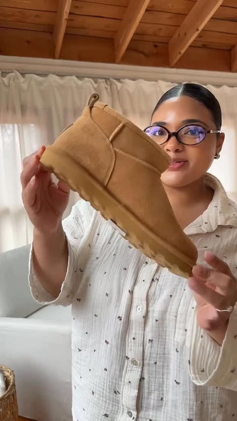 Instagram post by @jusskiara for BEARPAW. Caption reads: @bearpawshoes #bearpawholiday2025 #bearpaw [...].