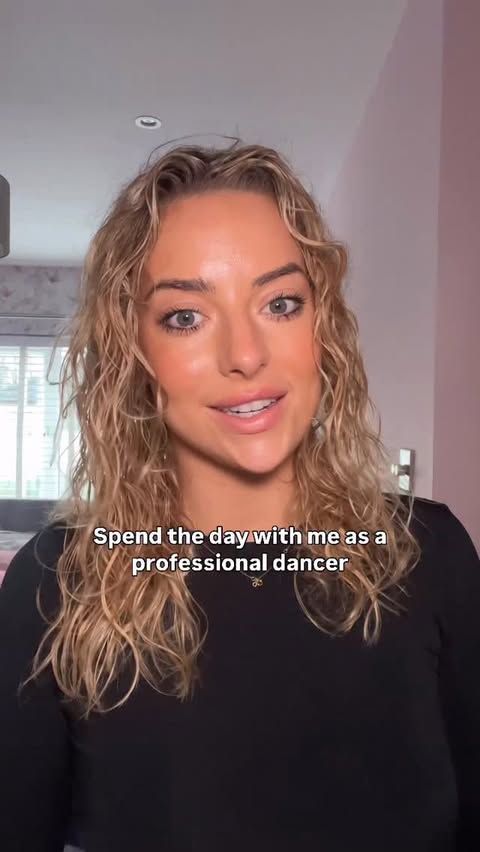 Instagram post by @la_nolan for Vitabiotics. Caption reads: [...] dancing ✨ I’ve been using Perfectil....