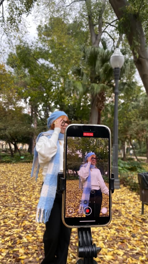 Instagram post by @joa_maya_ for FYTOO. Caption reads: Regalitos de @fytoo_eyeglasses 😍🎄🎅 
Código de....