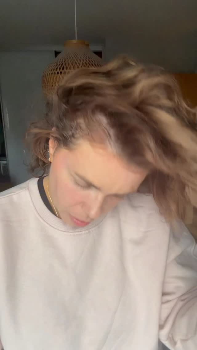 Instagram post by @lauraloumakeup for ALPHA-H. Caption reads: GRWM - it may be easy-like-Sunday-morning for you....