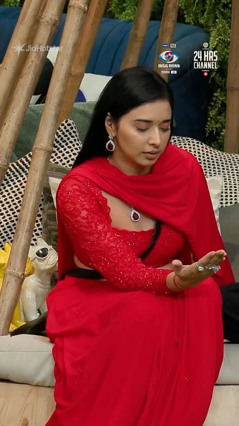 Instagram post by @tanyamittalofficial for JioCinema. Caption reads: Ghar bana astrology zone! Malti ne ki Tanya ki....