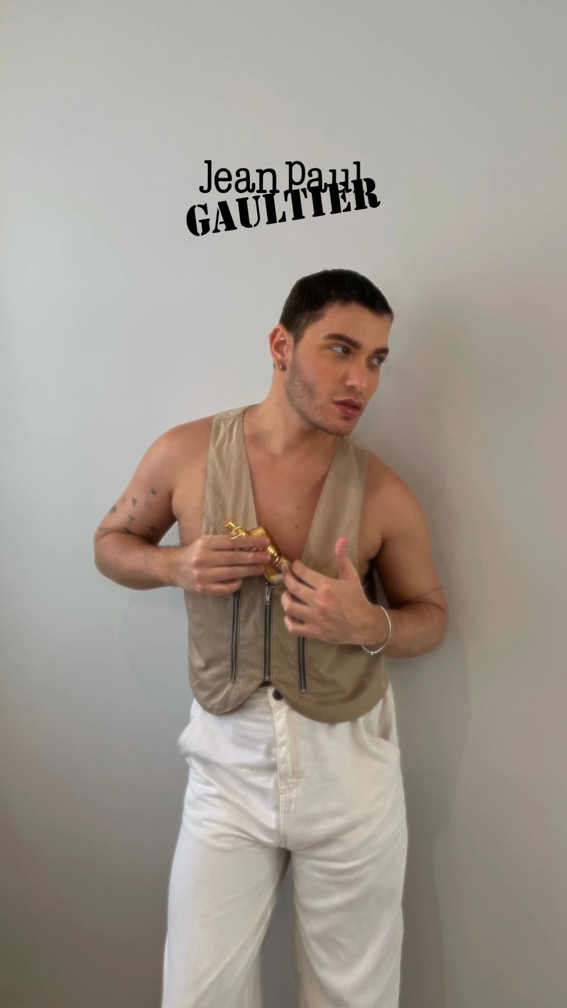 Instagram post by @felipemouraa for JeanPaulGaultier. Caption reads: ✨ o novo capítulo da sedução chegou: Le Male....