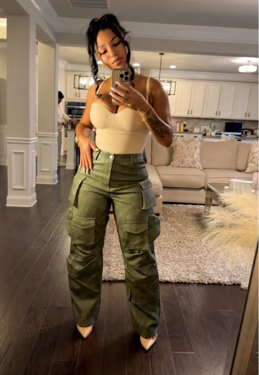 TikTok post by @histutu23 for She’s Waisted. Caption reads: [...] above #shapewear #sculptingbodysuit....