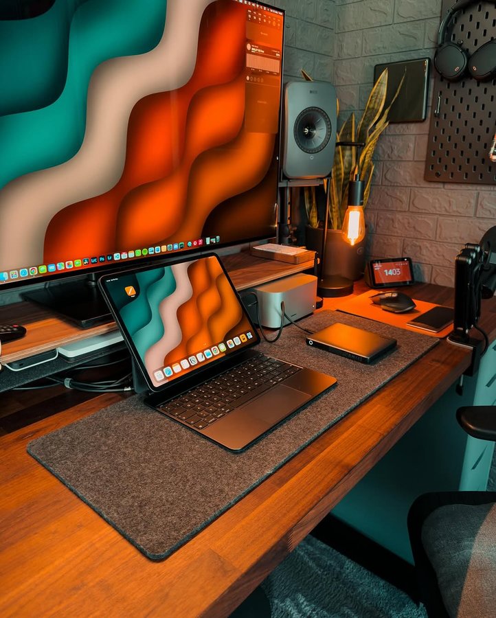 Instagram post by @naj_visuals for Aukey. Caption reads: the new PB-Y44 power bank from AUKEY....