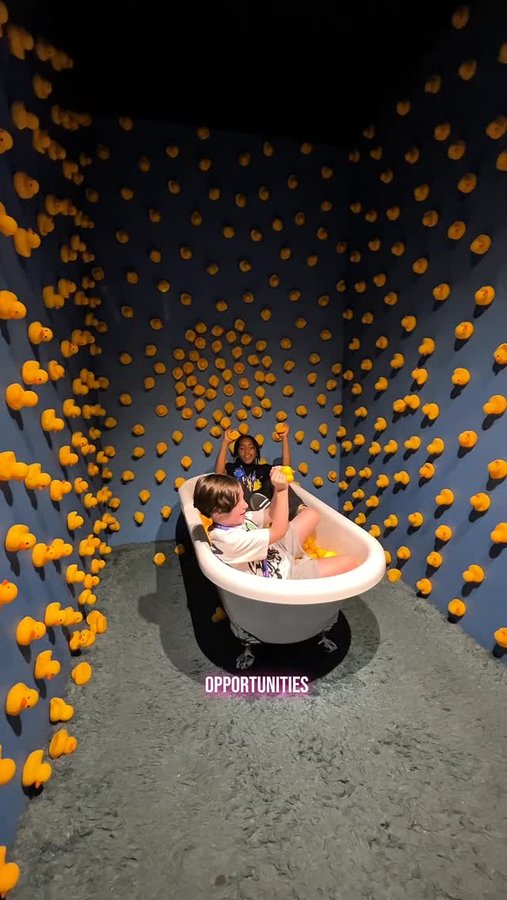 Instagram post by an influencer for Bubble Planet Experience. Caption reads: [...] 1–2 hours of pure fun....