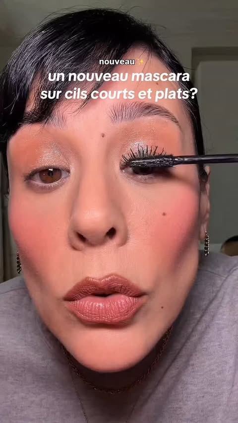 Instagram post by @frenchtouchofmakeup for YSL Beauty. Caption reads: Alors ?!
Je ne porte que celui ci depuis que je....