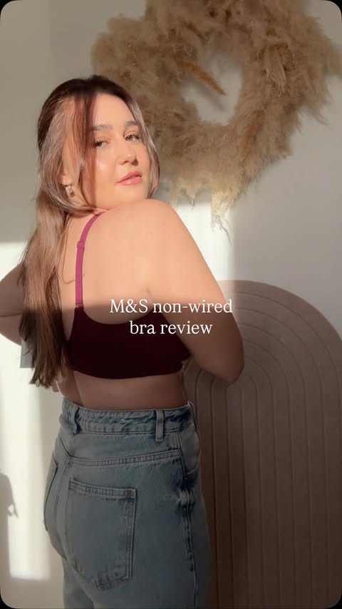 Instagram post by @itsclaudiabalazs for Marks and Spencer. Caption reads: Non-wired bra review as a small band, large cup....
