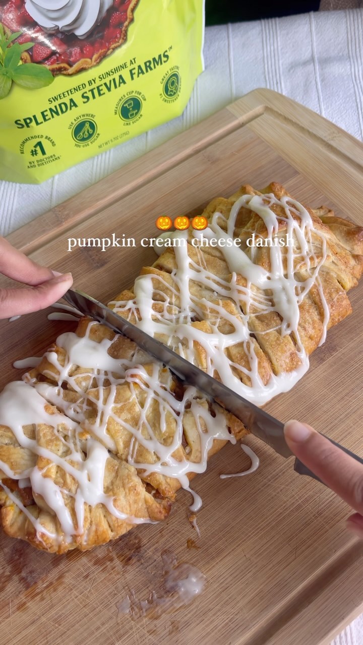 Instagram post by @lovevivvv for Splenda. Caption reads: Pumpkin cream cheese danish for fall🧡🎃 made with....