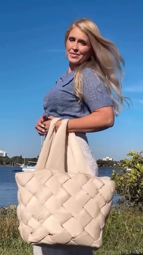 Instagram post by @adolceniente for Sol and Selene. Caption reads: [...] and perfect for the holiday season!....