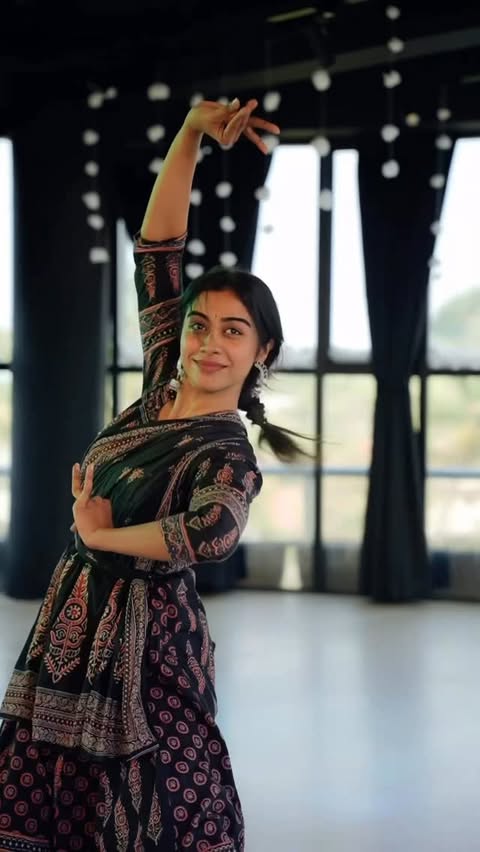 Instagram post by @kalyani_.panicker for JBL. Caption reads: [...] each day this New Year 🪄

#JBLIndia....