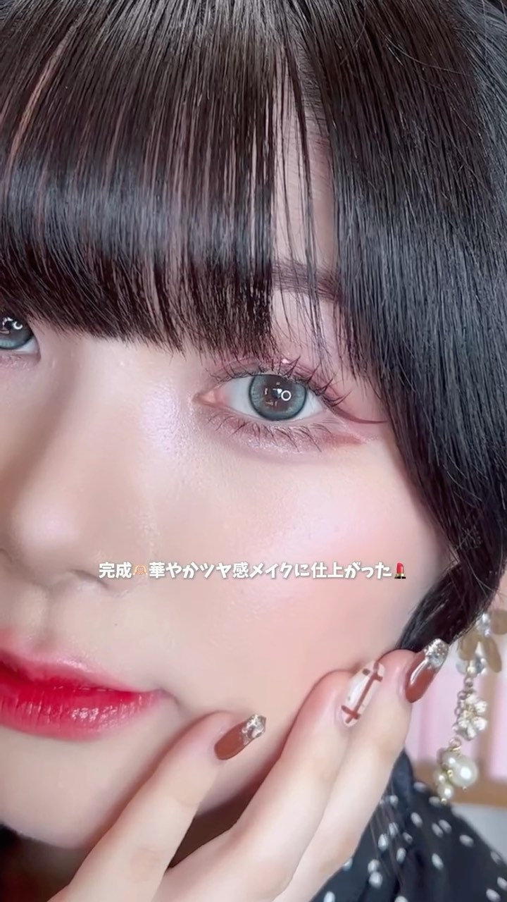 Instagram post by @kokkofk for Florasis. Caption reads: パケ豪華なフローラシスからバレンタイン限定セットが登場💌
通常価格¥18880（税込）がキャンペー....