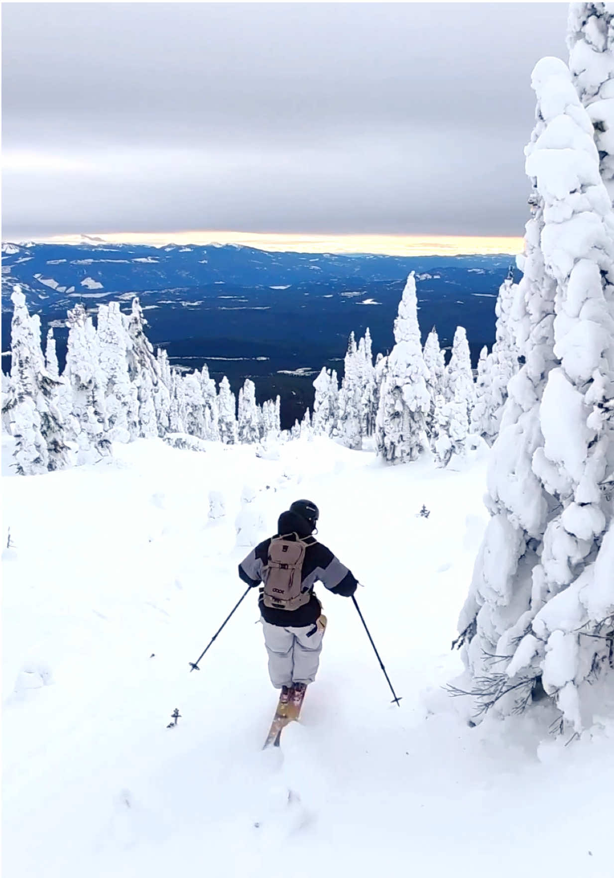 TikTok post by @ytsteepsteep for HOVERAir. Caption reads: @HOVERAir Official X1 PROMAX — the [...].