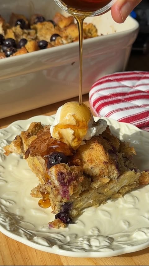 Instagram post by @jennaliveswell for Hungryroot. Caption reads: We’ve got your holiday morning breakfast covered,....