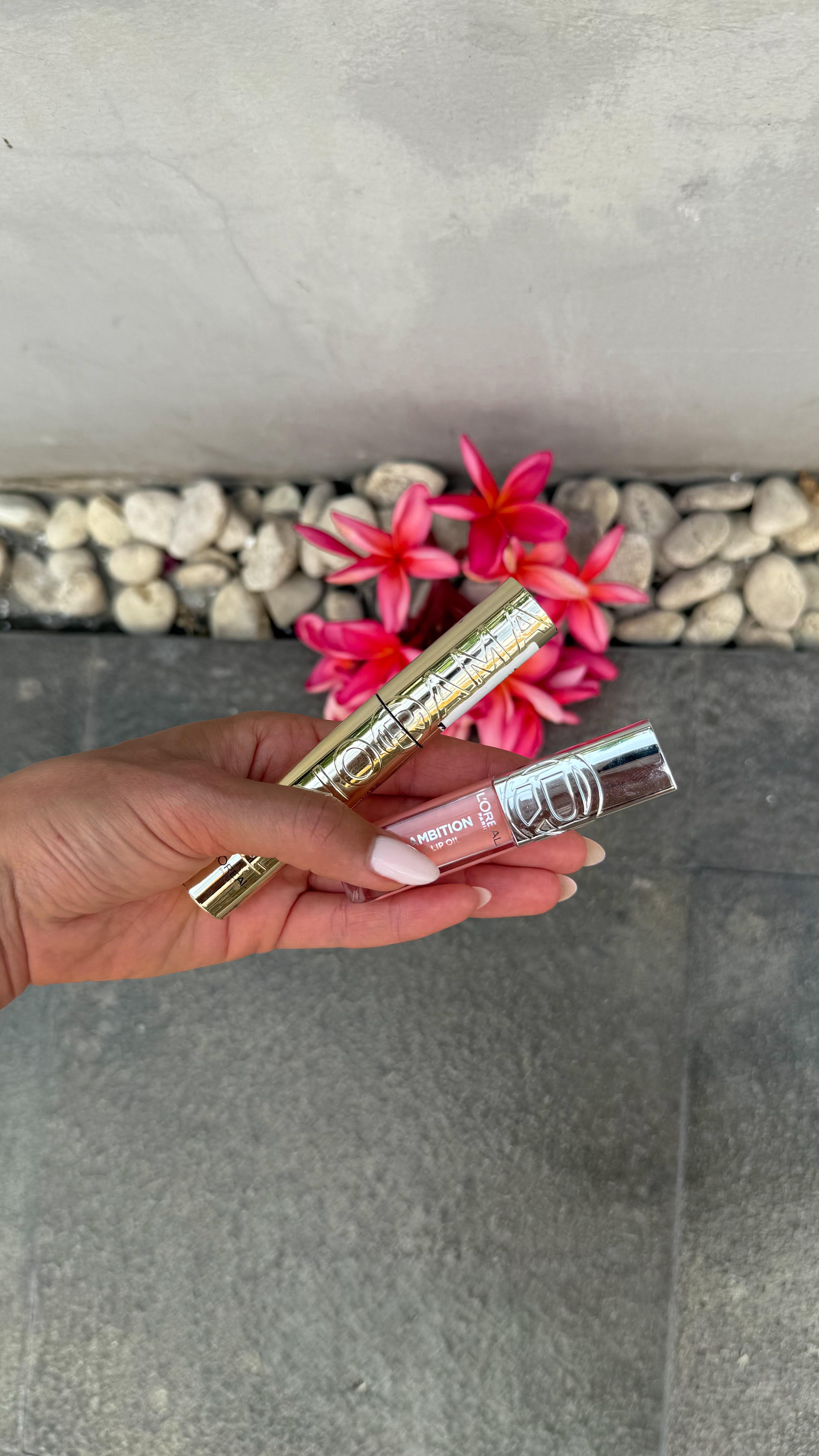 Instagram post by @esmeecox for Kruidvat. Caption reads: #AD - Make-up virals die je niet kunt missen van....