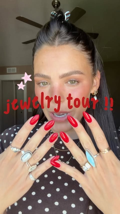 Instagram post by @suebagleyy for Bloom Nutrition. Caption reads: a MUCH needed jewelry tour!!! All of my staples....