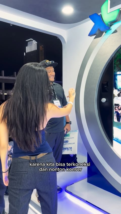 Instagram post by @rchelcia for XL Axiata (myXL). Caption reads: Spent my weekend at Ultraverse Festival!!🪐💙....