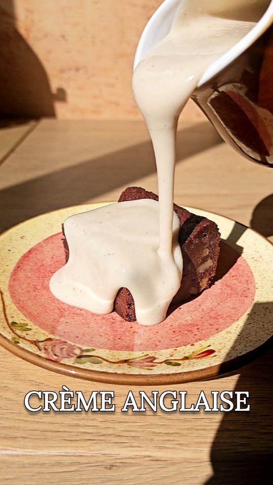 Instagram post by @lovely.veggie for KoRo France. Caption reads: Crème anglaise 💛

Pour accompagner un bon petit....