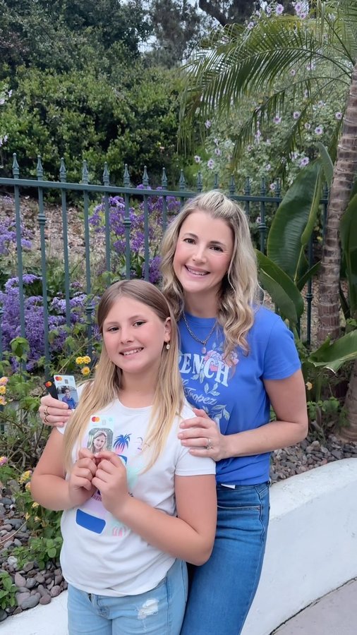 Instagram post by @xo.rachelpitzel for Greenlight. Caption reads: Do your kids CONSTANTLY ask you for money? My kids....