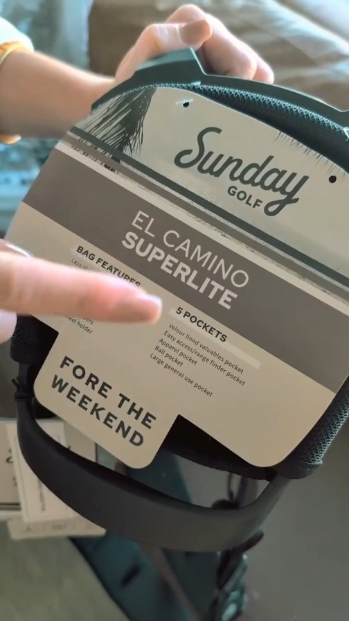 Instagram post by @joongolfs for Sunday Golf. Caption reads: [...] checked it out for you! #ad #golfbag....