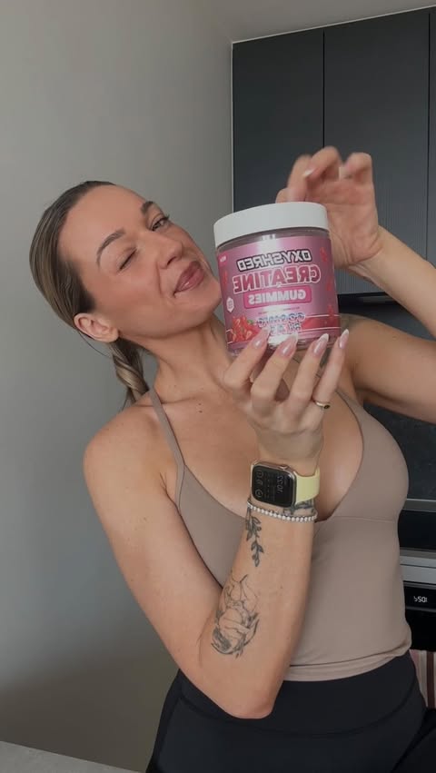 Instagram post by @torileighadams for EHPlabs. Caption reads: [...] monohydrate and have zero added sugar.....