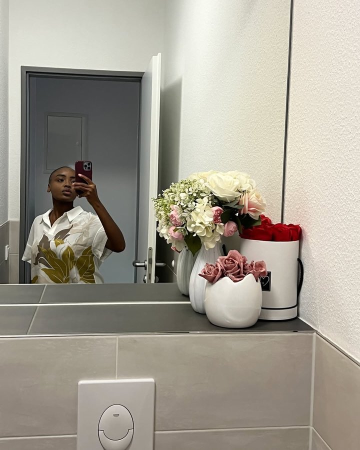 Instagram post by @dizeudaniele for Marc Cain. Caption reads: 🌷🌺🥀 @marccain.