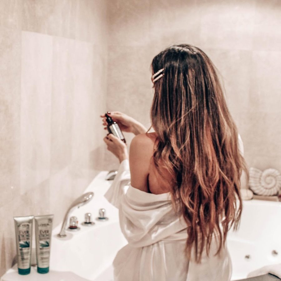 Instagram post by @jackiehefter for Jean Coutu. Caption reads: It’s official! I have found the secret to healthy,....