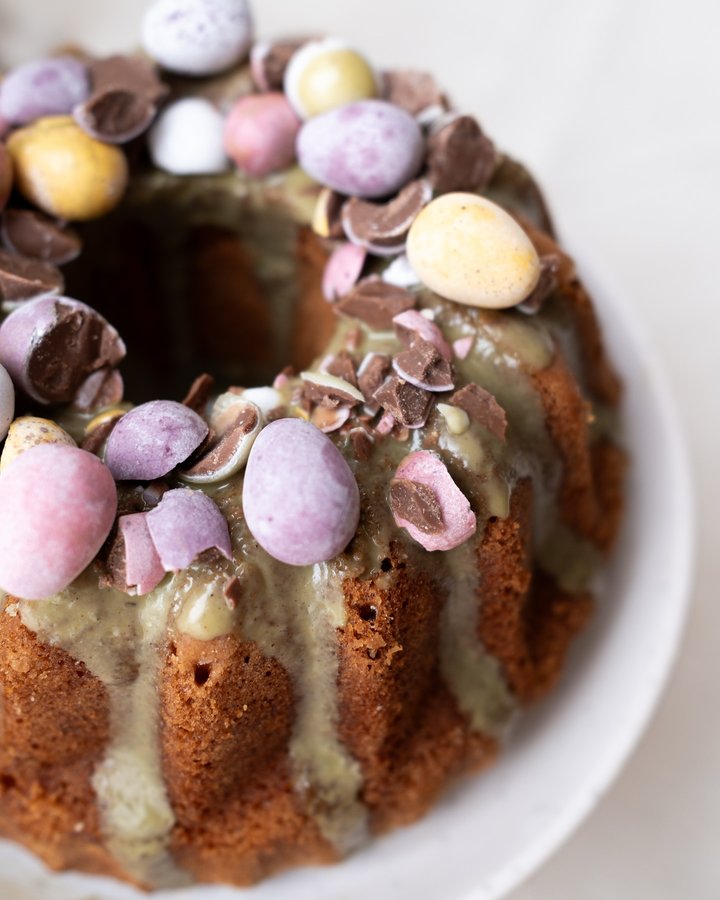 Instagram post by @into.trends for Natvia. Caption reads: ad|

🤍Sugar free vanilla Easter Bundt cake with....