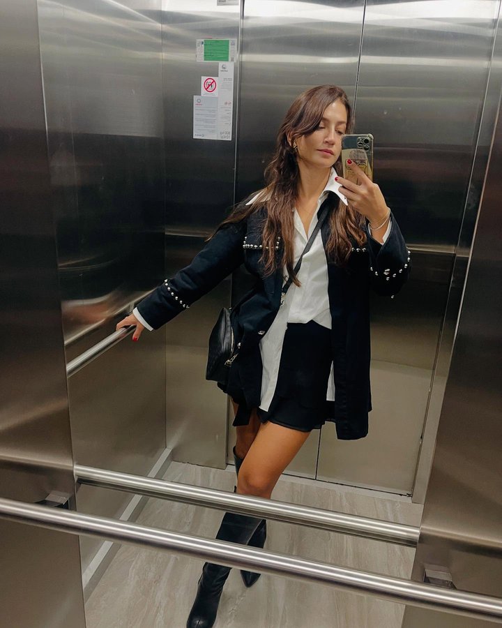 Instagram post by @cerenbenderlioglu for Touche Prive. Caption reads: Saçmalama 🤬 #reklam.