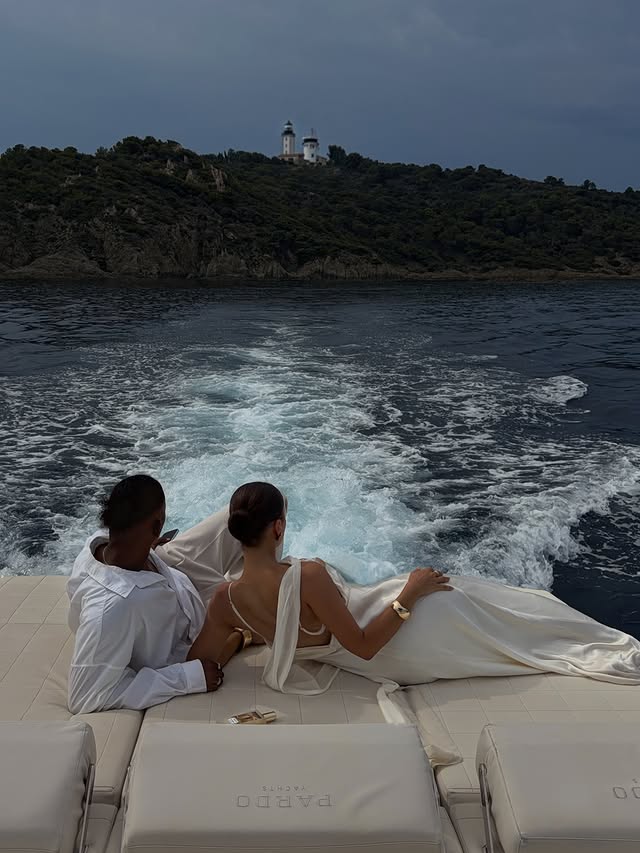Instagram post by @anna.wein for Memo Paris. Caption reads: [...] & cap camarat @memo.paris <3 I AD #memoparis....