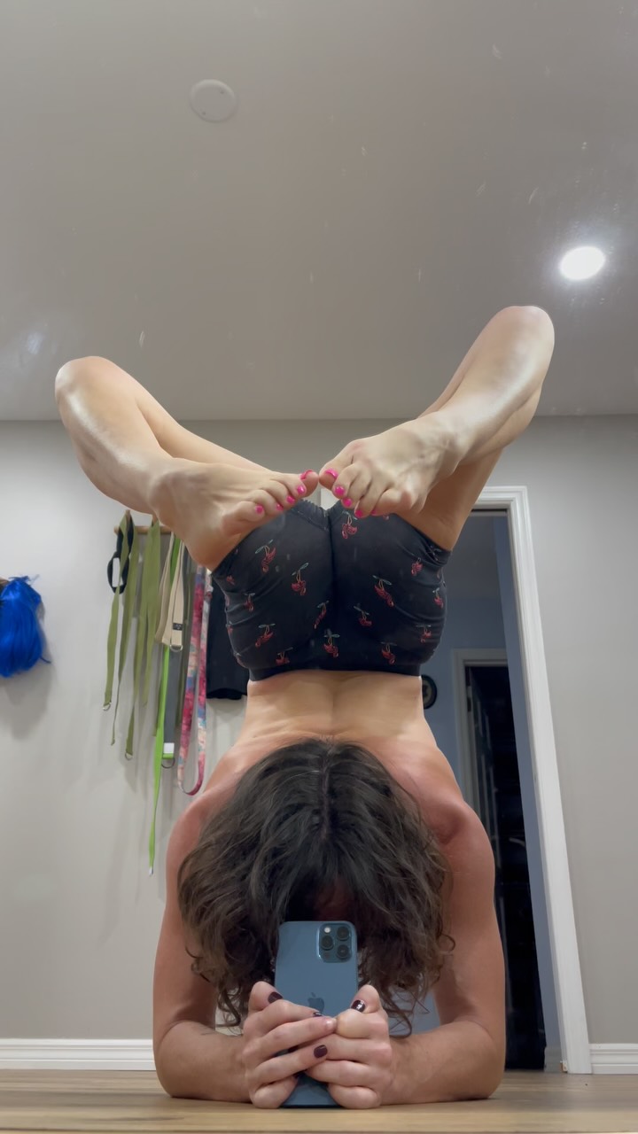 Instagram post by @omwithmelissa for MeUndies. Caption reads: Showing Off @meundies 
#meundiespartner 

Night....