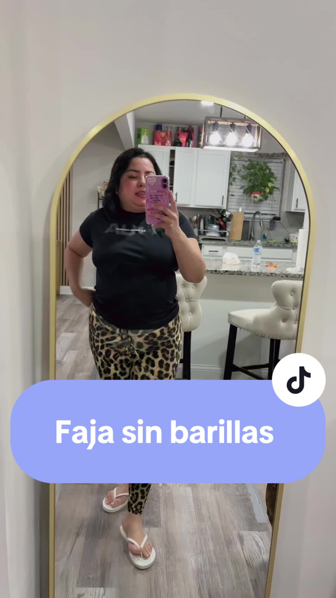 TikTok post by @meiby_ardon for Shaperx. Caption reads: [...] #videoviral #tiktokshop @SHAPERX .