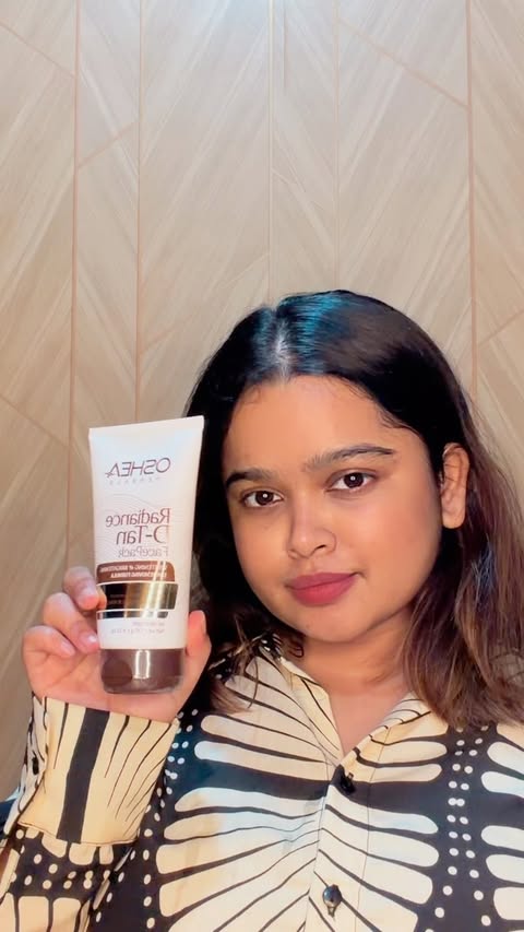 Instagram post by @thestylescoutlife for Oshea Herbals. Caption reads: Goodbye tan, hello glow! ✨ Oshea Herbal De-Tan....