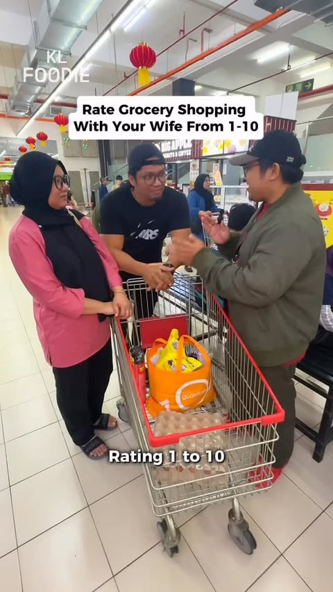 Instagram post by @kl.foodie for Foodpanda. Caption reads: foodpanda is having 40% off groceries, delivered....