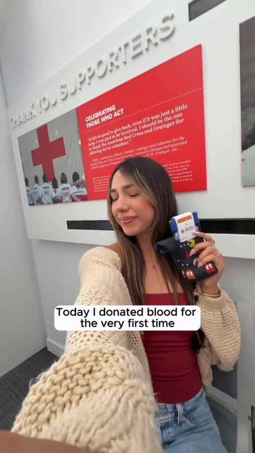 Instagram post by @thebeekid for American Red Cross. Caption reads: [...] as a first time blood donor! As an....