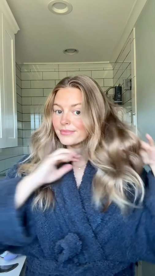 Instagram post by @sophierframpton for Dazzle Dry. Caption reads: [...] I can touch up my nails 💅 @dazzle_dry....