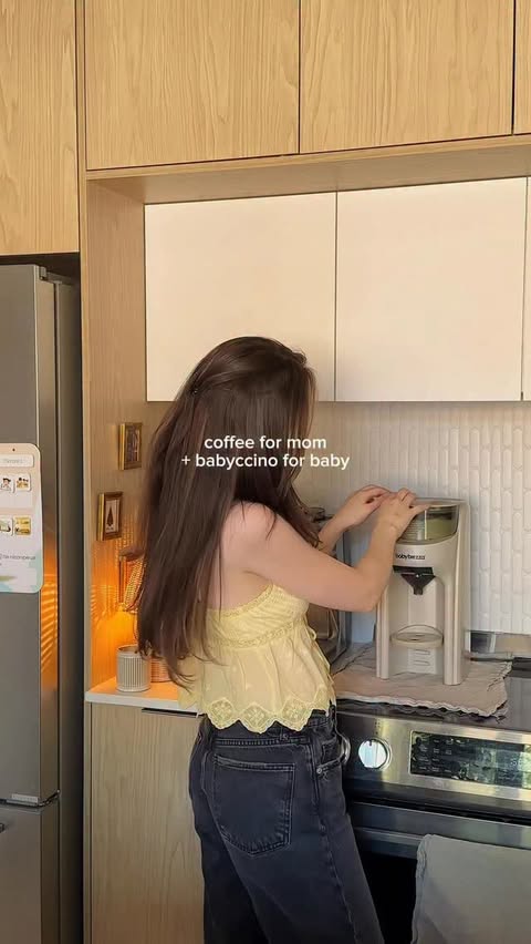Instagram post by @elisedlye for Baby Brezza. Caption reads: [...] mes préférés. 🪽 *ad / produit offert....