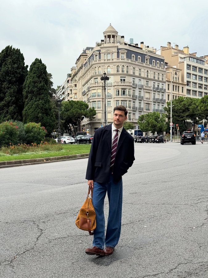 Instagram post by @stefan_pollmann for Olymp. Caption reads: [...] from coffee shop to coffee shop 👔 @olympmen....