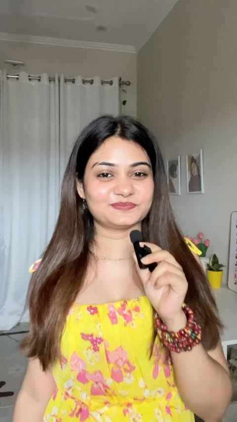 Instagram post by @shiivii_01 for Tira. Caption reads: 15th August just got better 🇮🇳✨ Tira Tricolour....