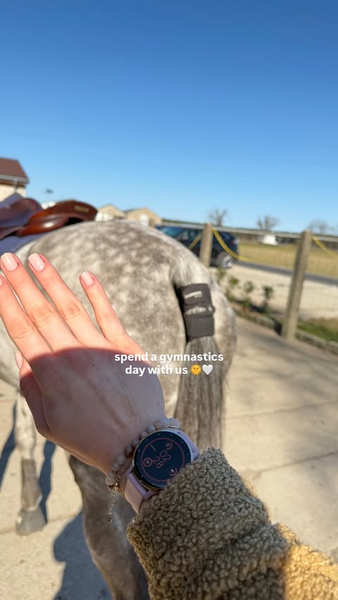 Instagram post by @annakepashowjumper for Garmin. Caption reads: Spend a slow, sunny gym day with us and @garmin_pl....