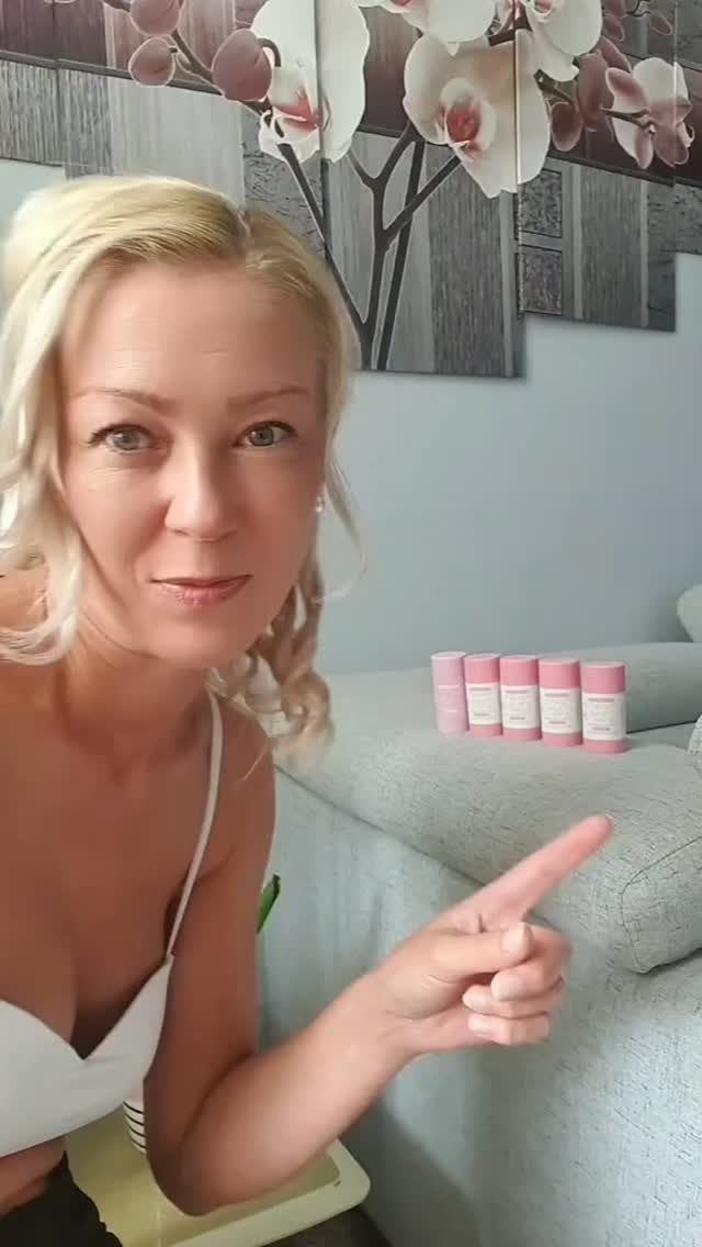 Instagram post by @leleganceofficiel59 for Musc Intime. Caption reads: [...] #produitsofferts 
Déodorant Musc....