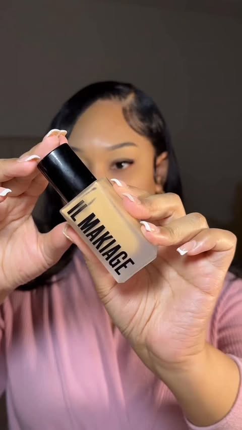 Instagram post by @tiaamilan for IL MAKIAGE. Caption reads: [...] like my skin but better. I'm wearing....