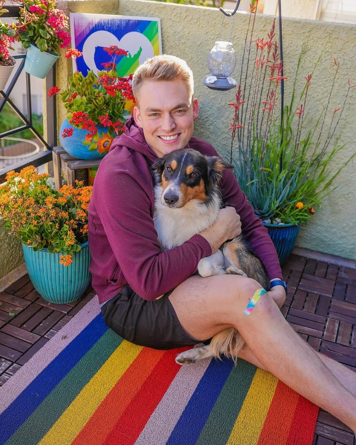 Instagram post by @williamjardell for Chilewich. Caption reads: [...] color onto our patio! 🏳️‍🌈 #ad This....