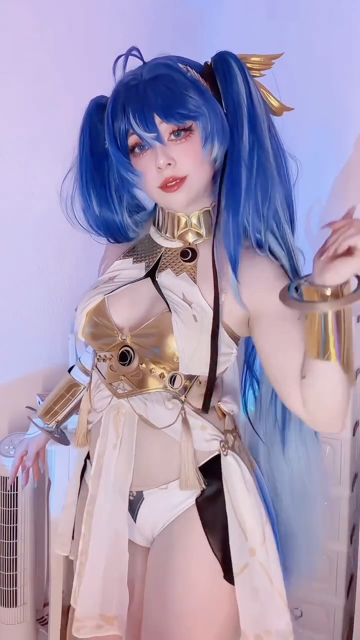 Instagram post by @captain.aeri for Uwowo Cosplay. Caption reads: Finally Iuno Post! Cosplay and wig from :....